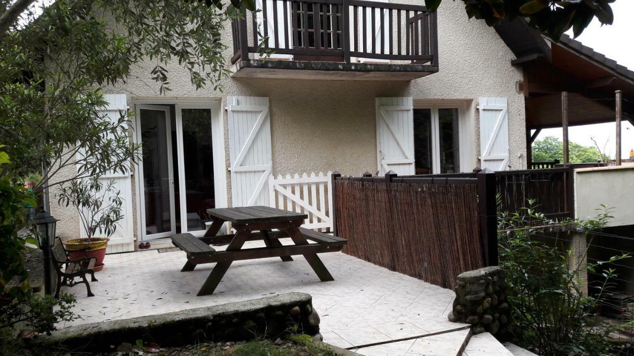 B&B En plein coeur de la forêt Artiguelouve Exterior foto